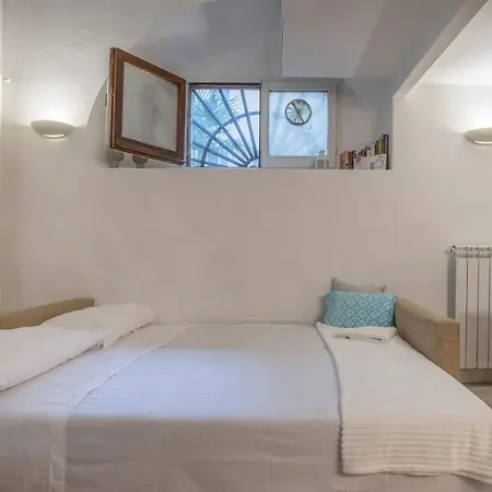 Laura Silent Loft Florenz